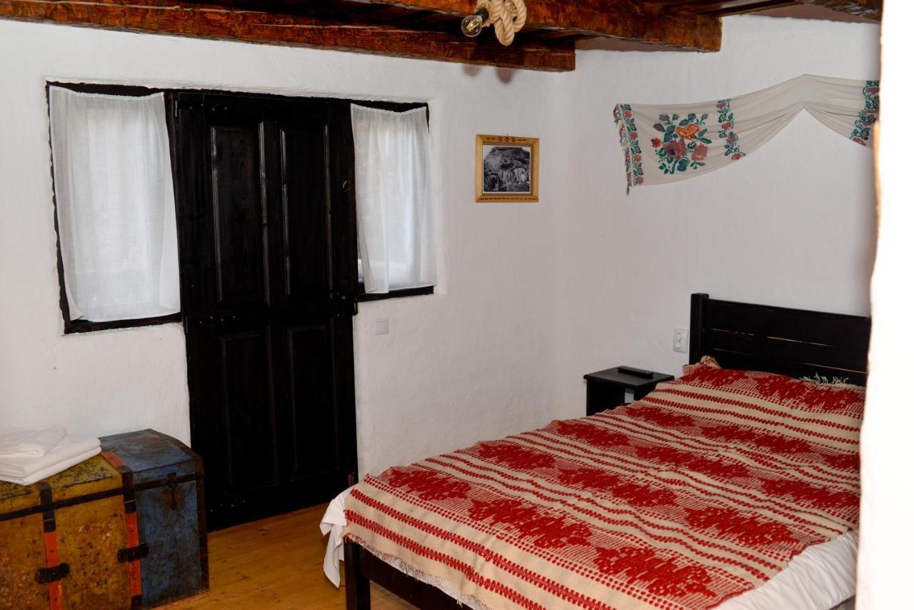 Hotel Satu Muscelean Albestii de Muscel Esterno foto